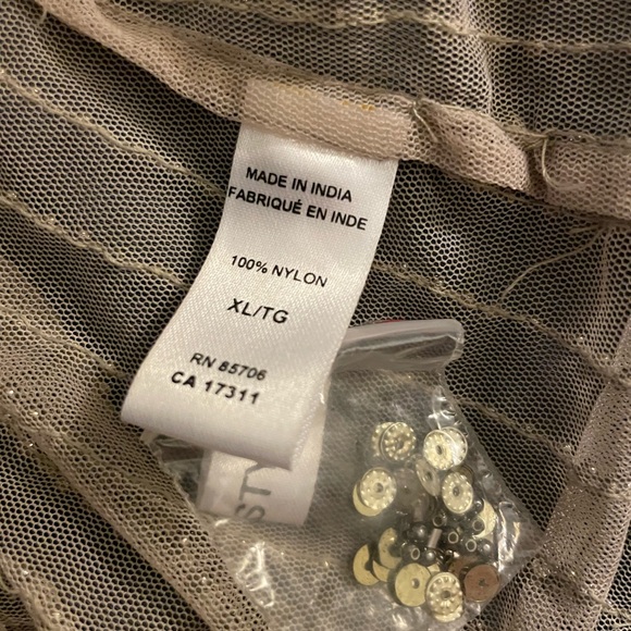 Buffalo David Bitton dusty pink mesh beads and sequins t shirt. - Picture 3 of 4